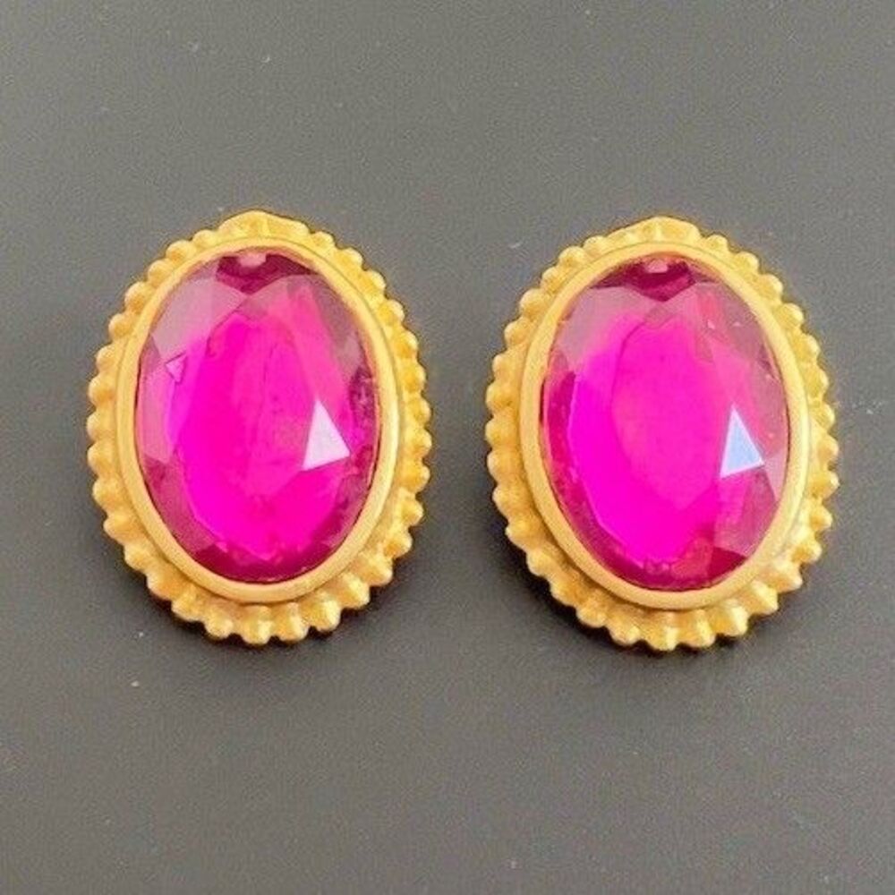 vintage estate Vintage Clip-On Earrings Ruby Red Crystal Oval Gold Tone